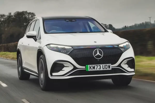 mercedes-eqs-suv-review-2024-01-tracking-front